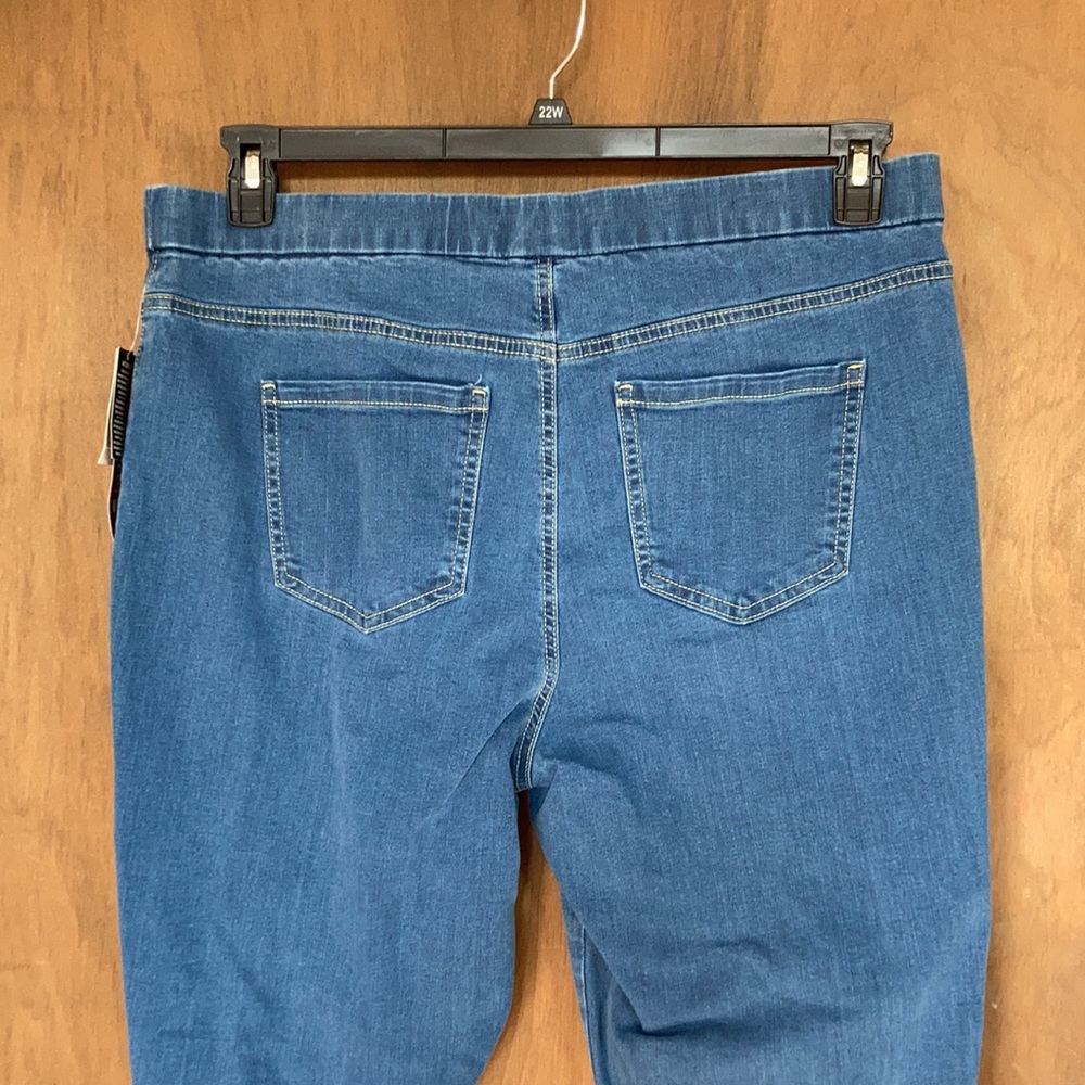 Architect pull on medium wash jean with stretch 1X - Picture 8 of 17